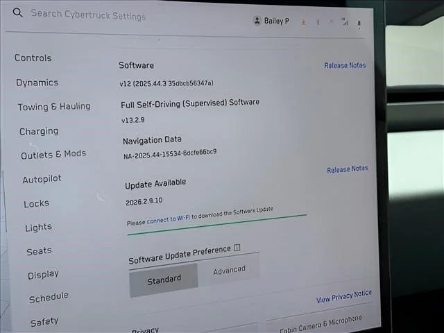 Used 2024  Tesla Base image 25