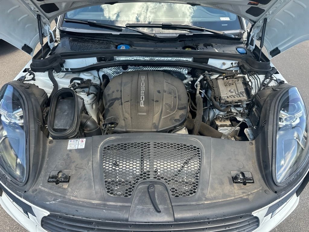 Used 2021  Porsche Base image 22