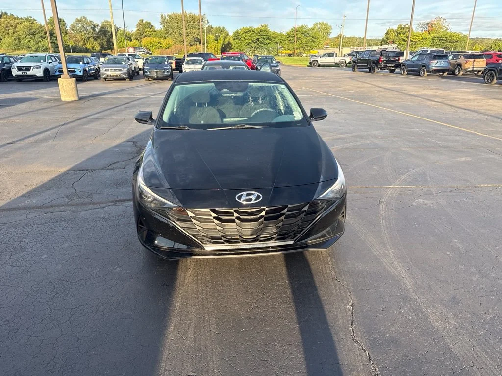 Used 2021 Phantom Black Hyundai SEL image 7