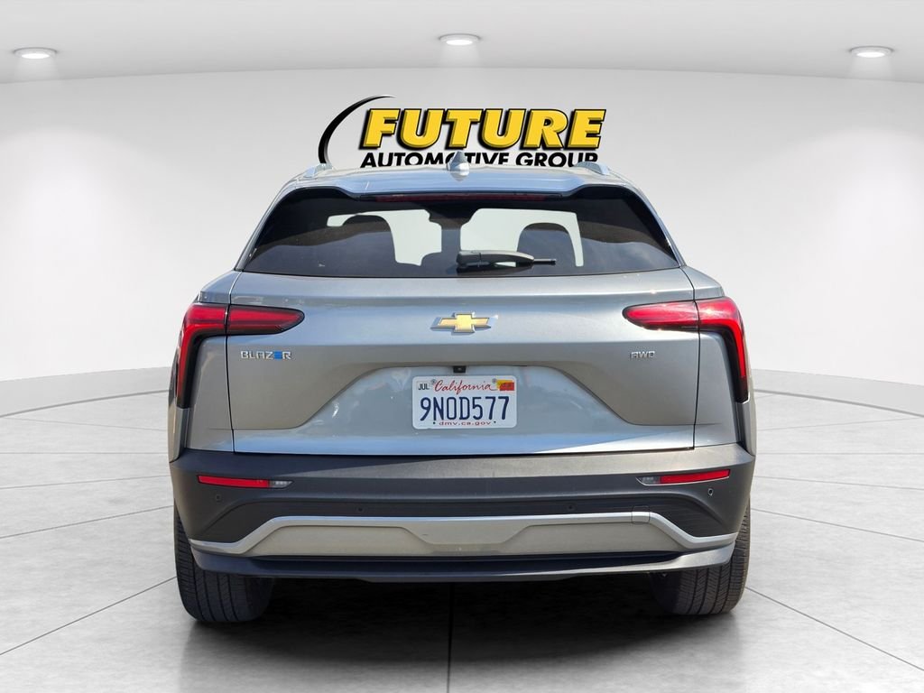 Used 2024 Gray Chevrolet LT image 5