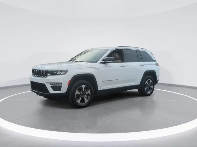 Used 2022 White Jeep 4xe image 4