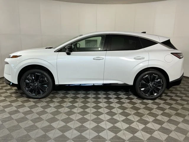 New 2027 White Nissan Platinum image 4