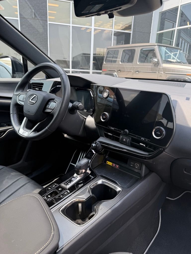 Used 2024 Obsidian Lexus 350 F SPORT Handling image 3