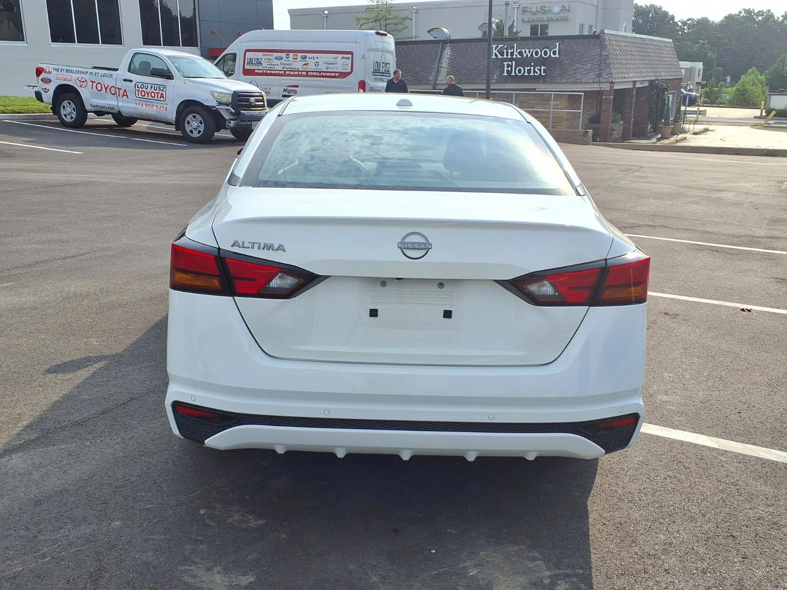 Used 2025 Glacier White Nissan SV image 24
