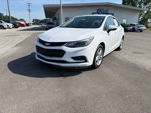 Used 2017 Chevrolet Cruze LT with VIN 1G1BE5SM8H7106084 for sale in Plainfield, IN