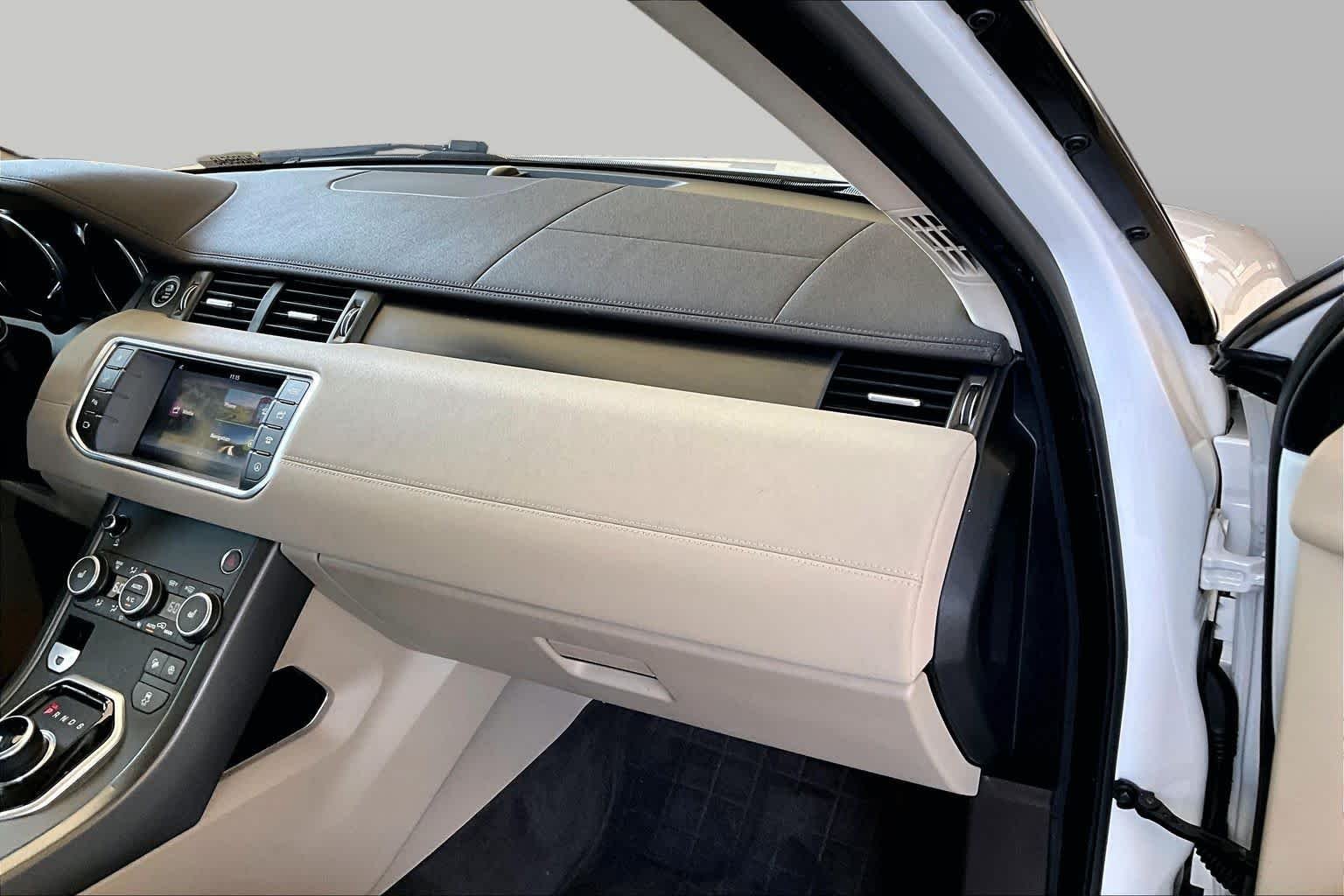 Used 2018 Fuji White Land Rover SE image 18