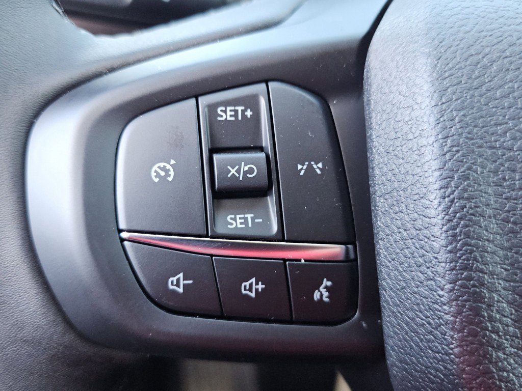 Used 2025 Oxford White Ford XLT image 13