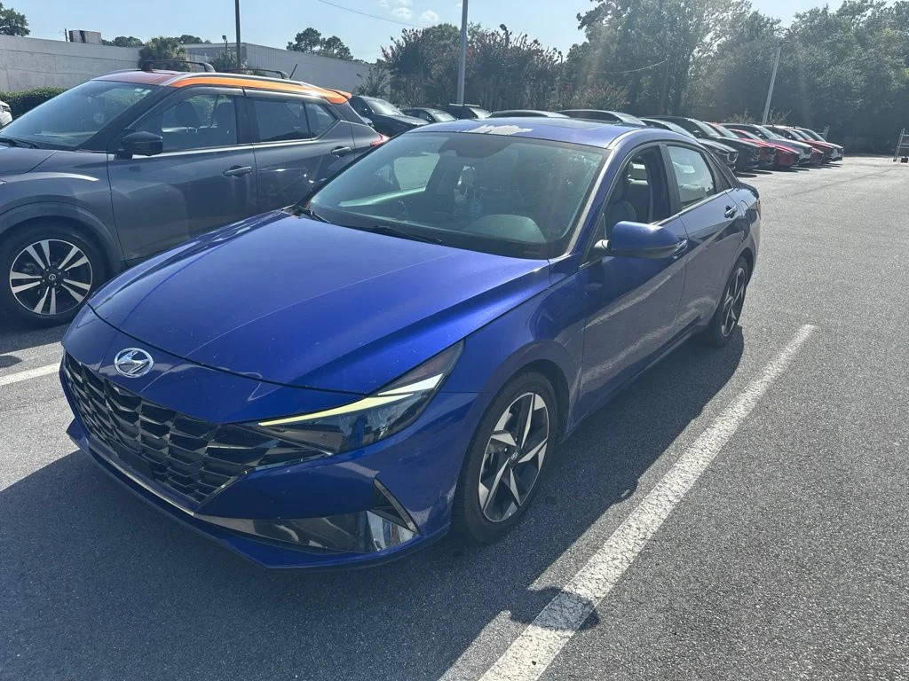 Used 2023 Intense Blue Hyundai Limited image 3