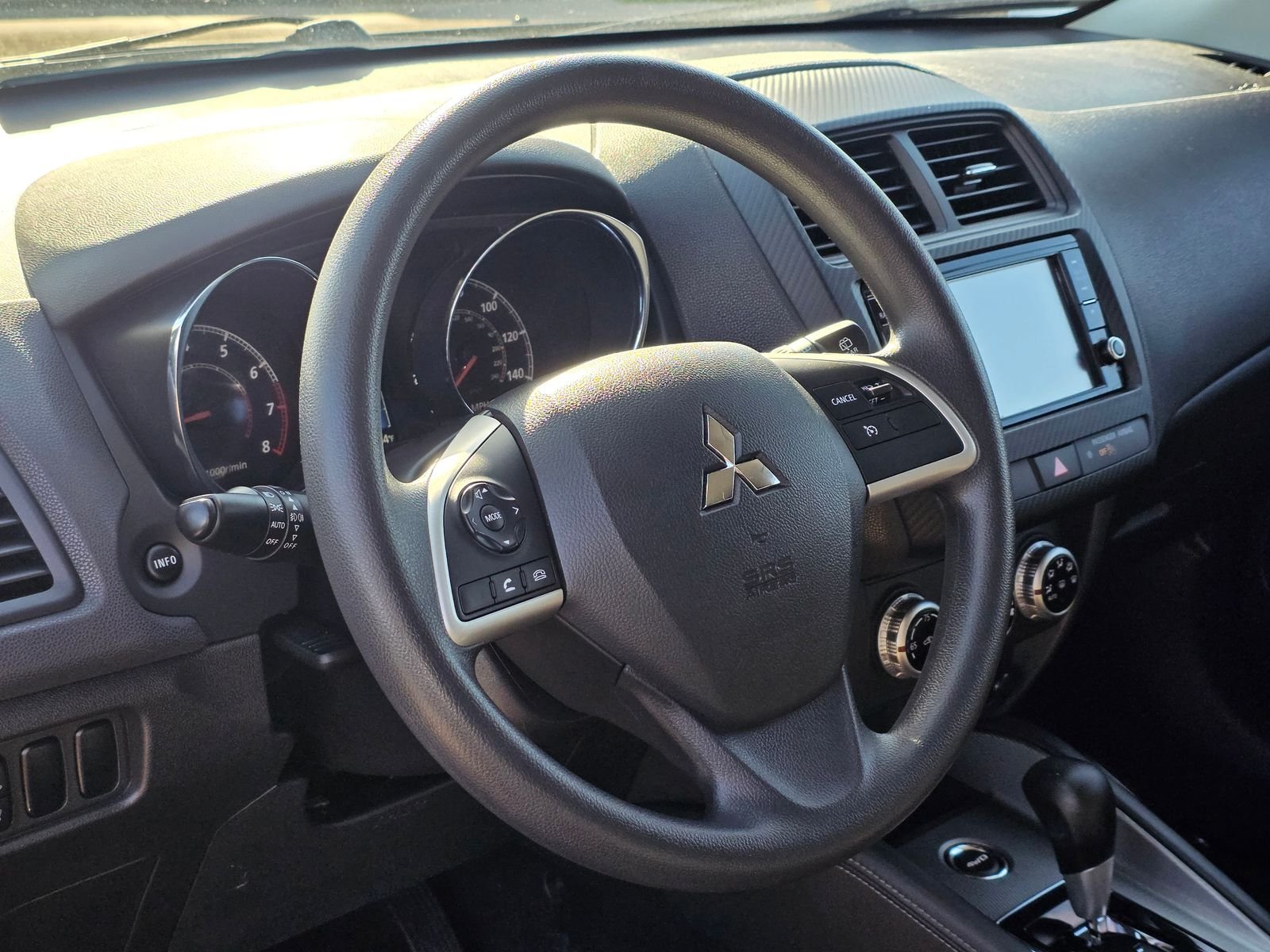 Used 2023  Mitsubishi 2.0 ES image 14