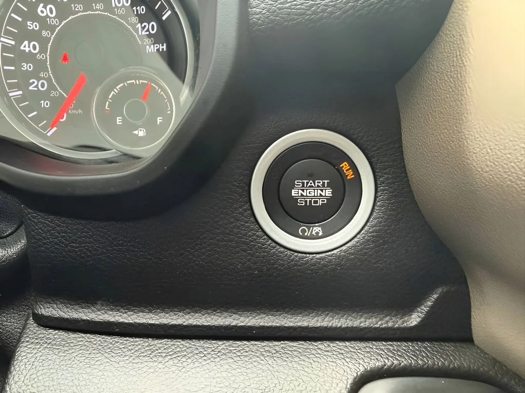 Used 2019  Ram Laramie image 24