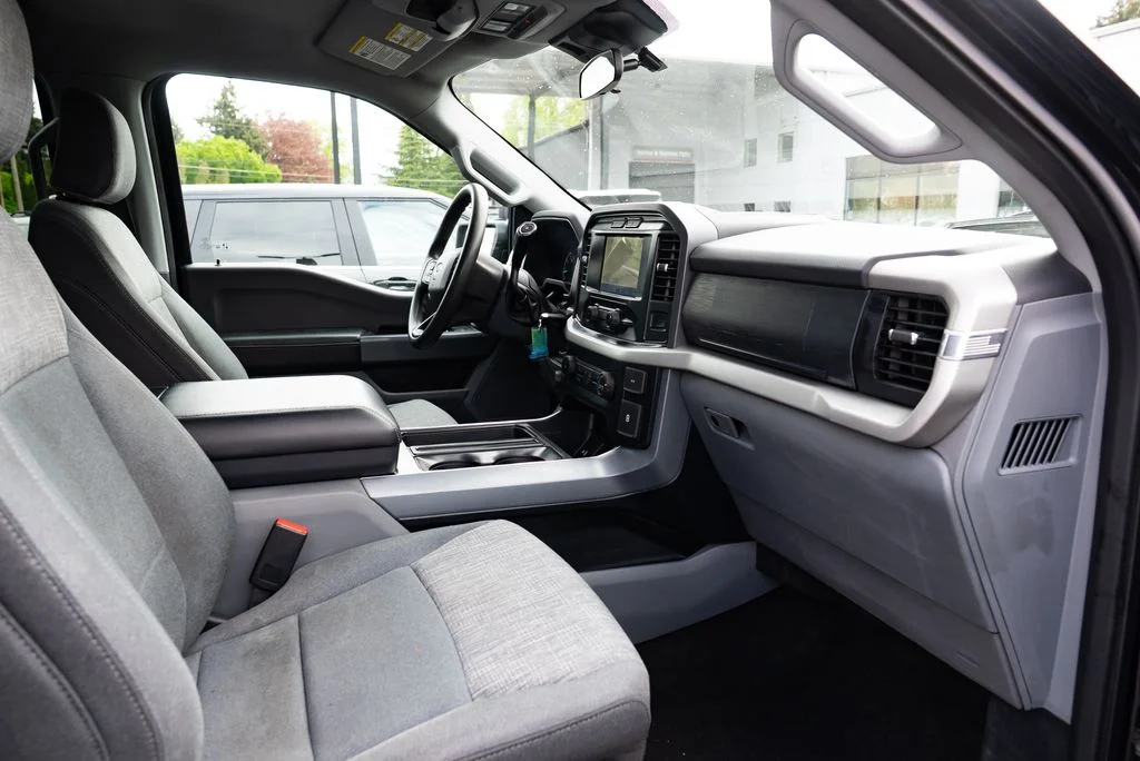 Used 2023 Black Ford XLT image 24