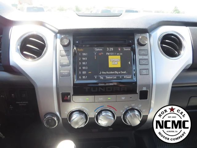 Used 2018 Silver Toyota SR5 image 26