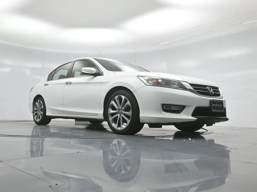 Used 2013  Honda Sport image 41