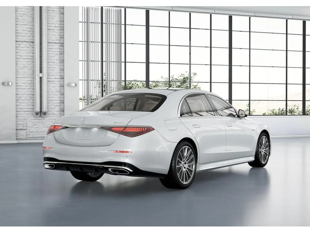 Used 2025 White Mercedes-Benz S 580e image 22