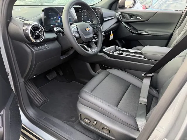 2027 Chevrolet Equinox LT - Photo 7