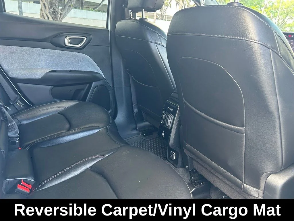Certified Used 2024 White Jeep Latitude Lux image 12