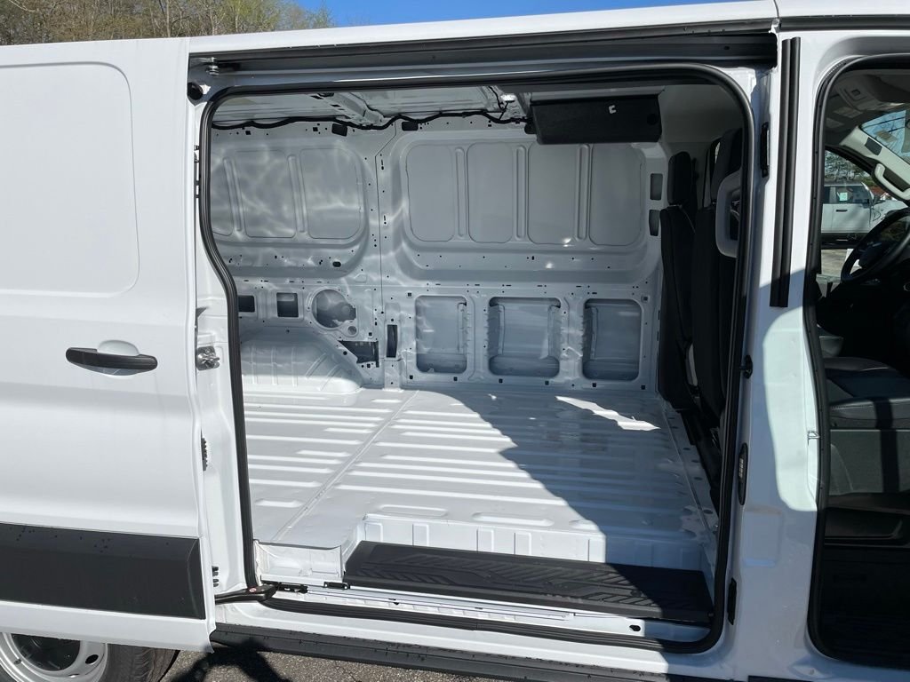 New 2026 Oxford White Ford Cargo Van image 22