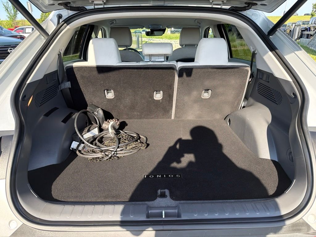 Used 2023 Gold Hyundai SEL image 15