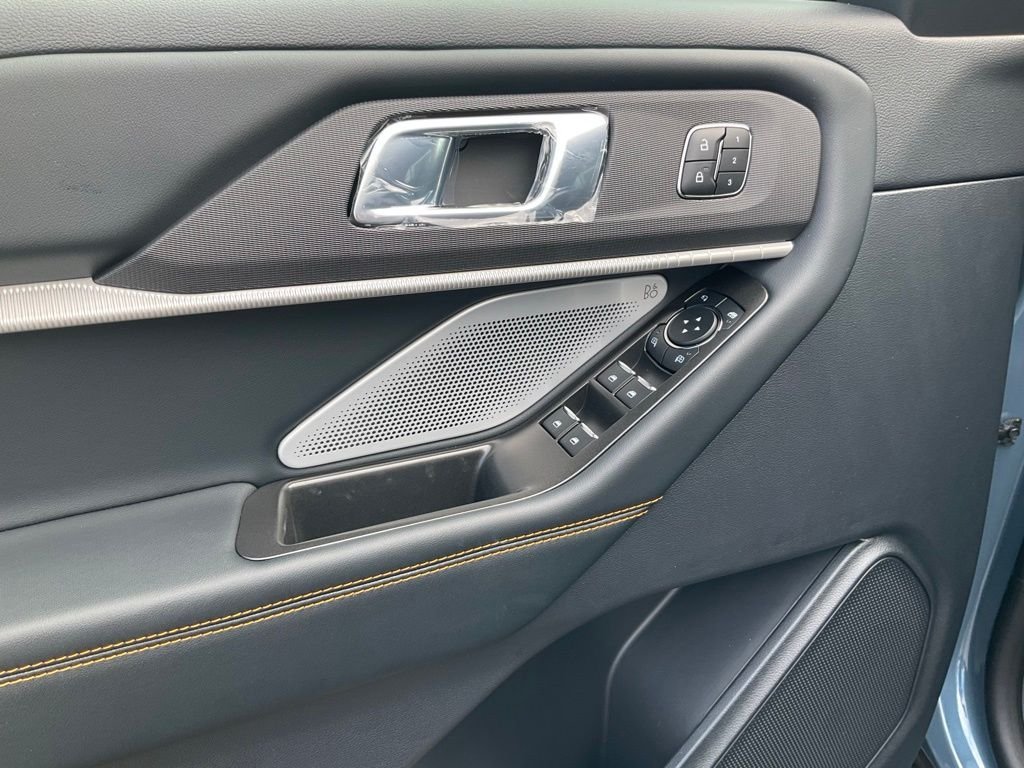 New 2026 Vapor Blue Metallic Ford Tremor® image 18