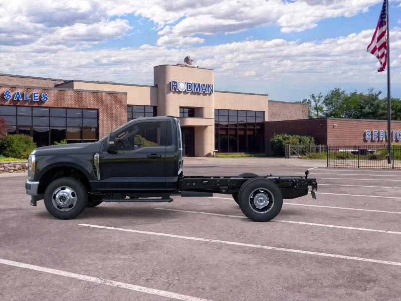 New 2026 Agate Black Metallic Ford F-350® XL image 30