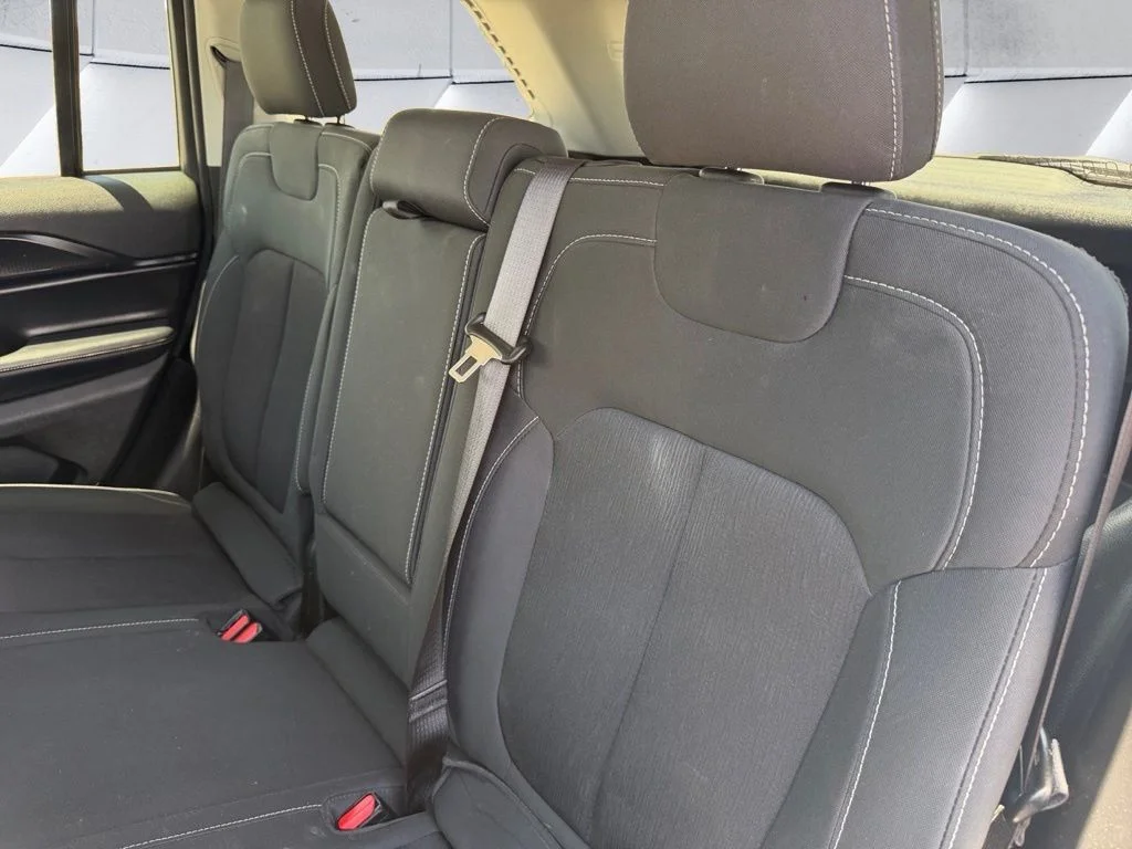Used 2023 White Jeep Laredo image 18