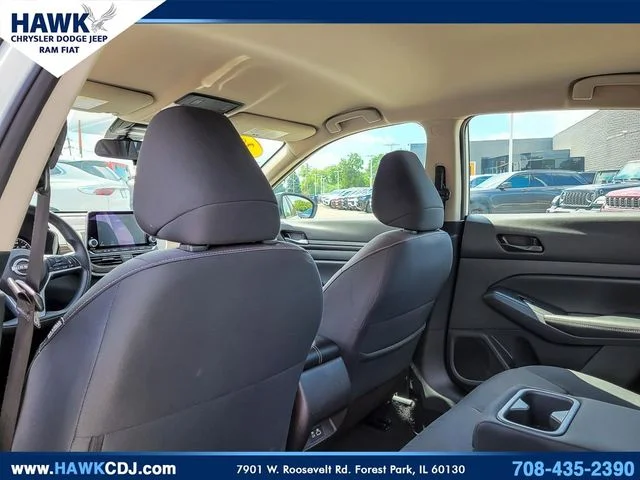 Used 2025 White Nissan 2.5 SV image 11