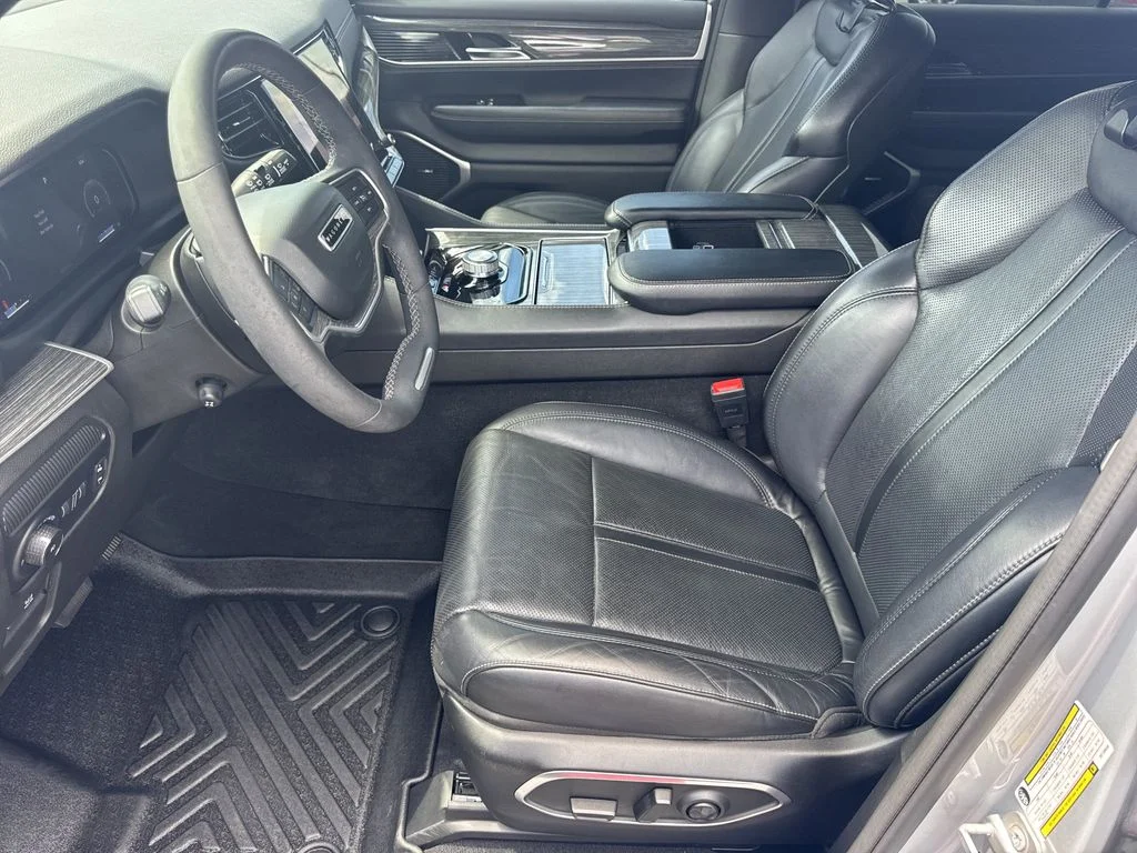 Used 2022 Silver Jeep Series II image 9