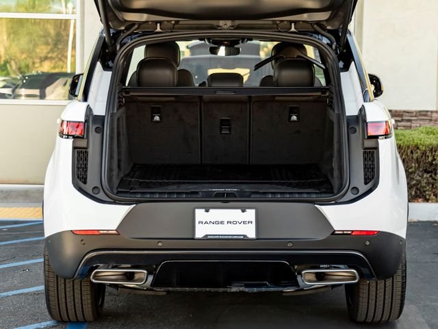 New 2026 Fuji White Land Rover SE image 27