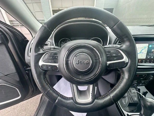 Used 2018 Gray Jeep Limited image 17