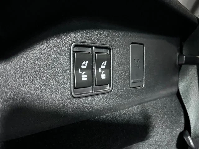 Used 2022 White Lexus 350L image 5