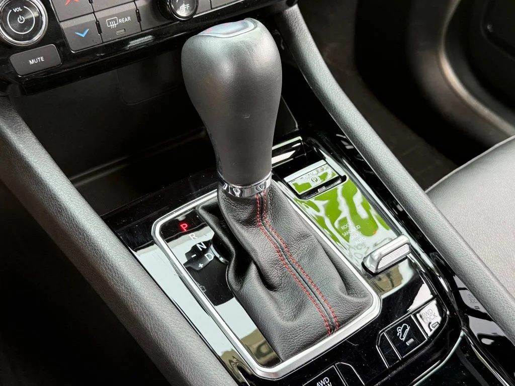 Used 2024  Jeep Trailhawk image 22