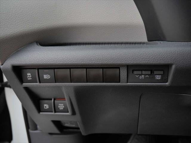 Certified Used 2022 WIND CHILL PEARL Toyota  image 27