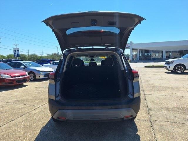 Used 2021 Gun Metallic Nissan SV image 30
