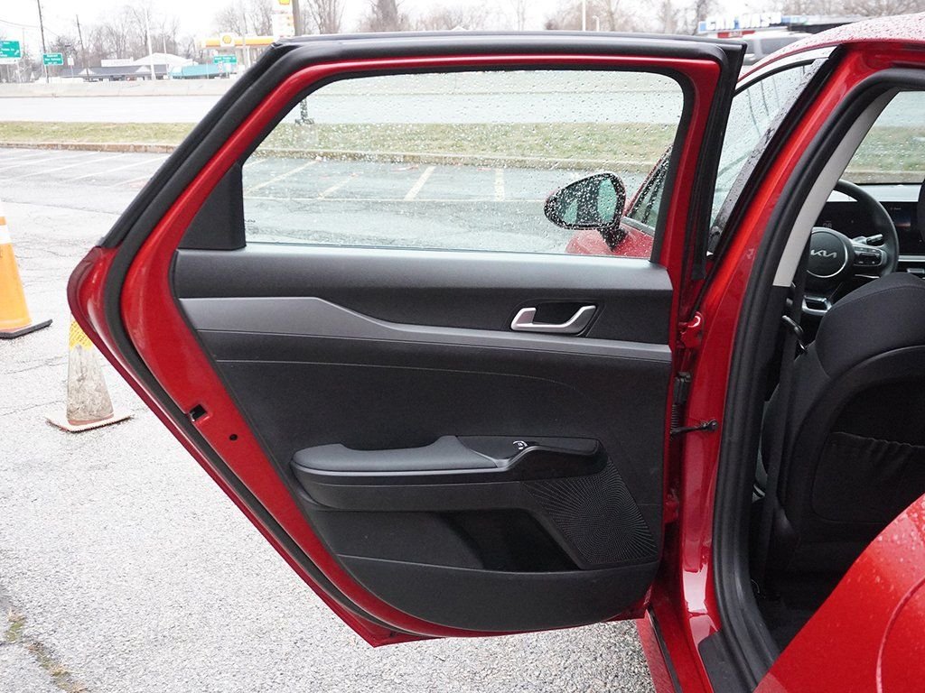 Used 2025 Red Kia LXS image 23