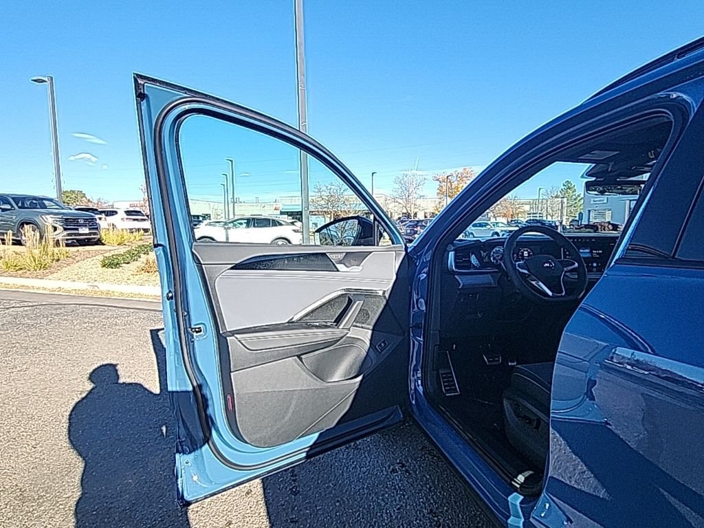 2026 Volkswagen Tiguan SE R-LINE BLACK - Photo 10