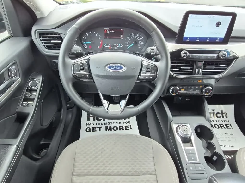 Used 2022 Agate Black Ford SE image 8