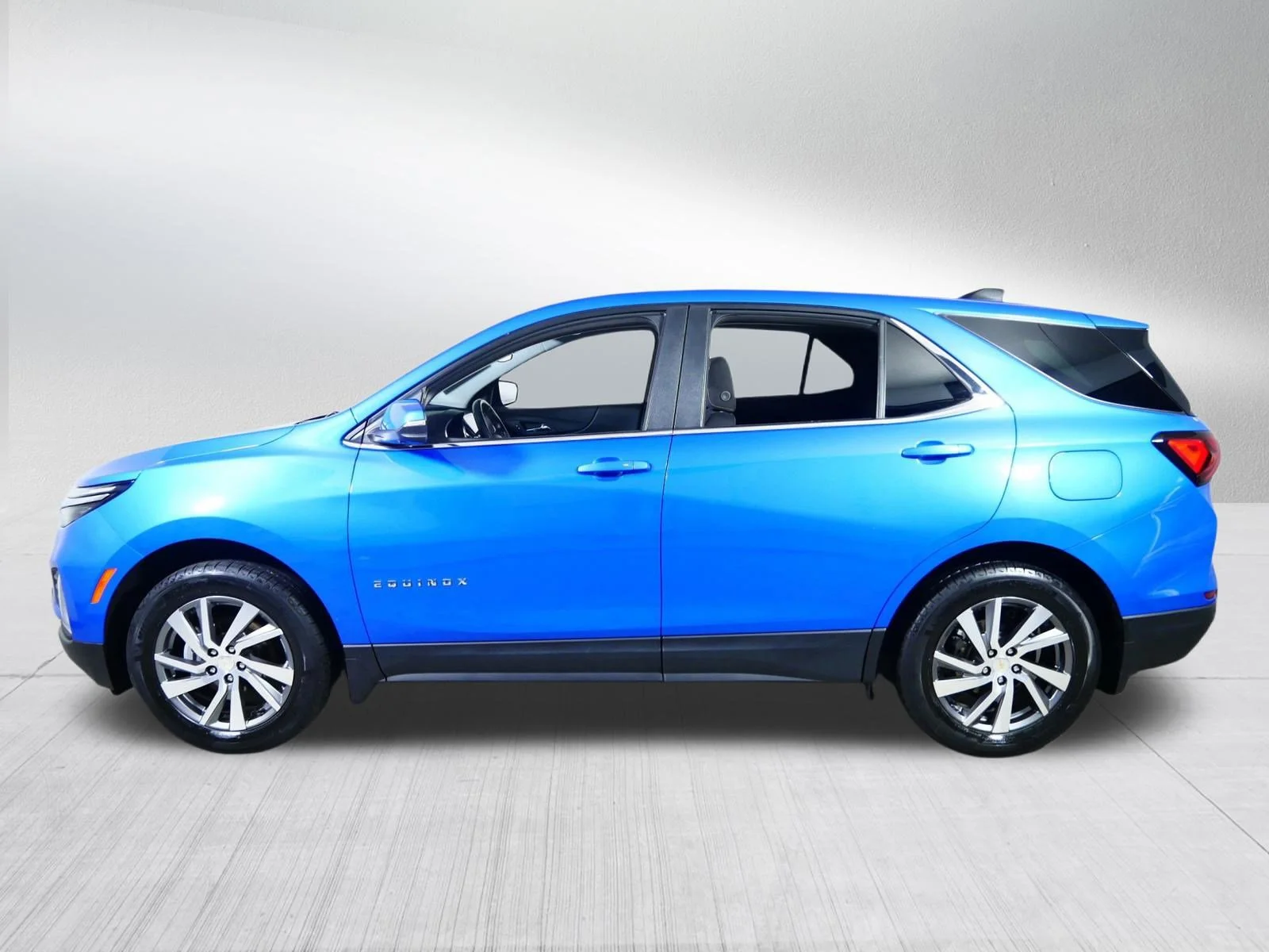 Used 2024 Riptide Blue Metallic Chevrolet LT image 4