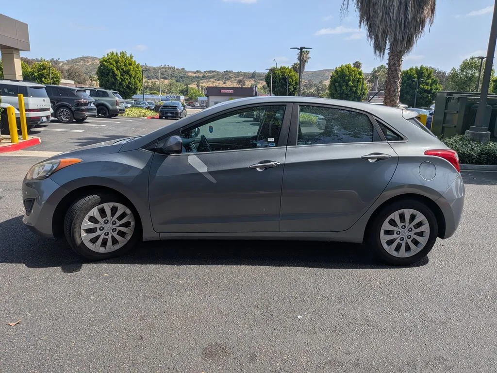 Used 2017 Gray Hyundai Base image 4