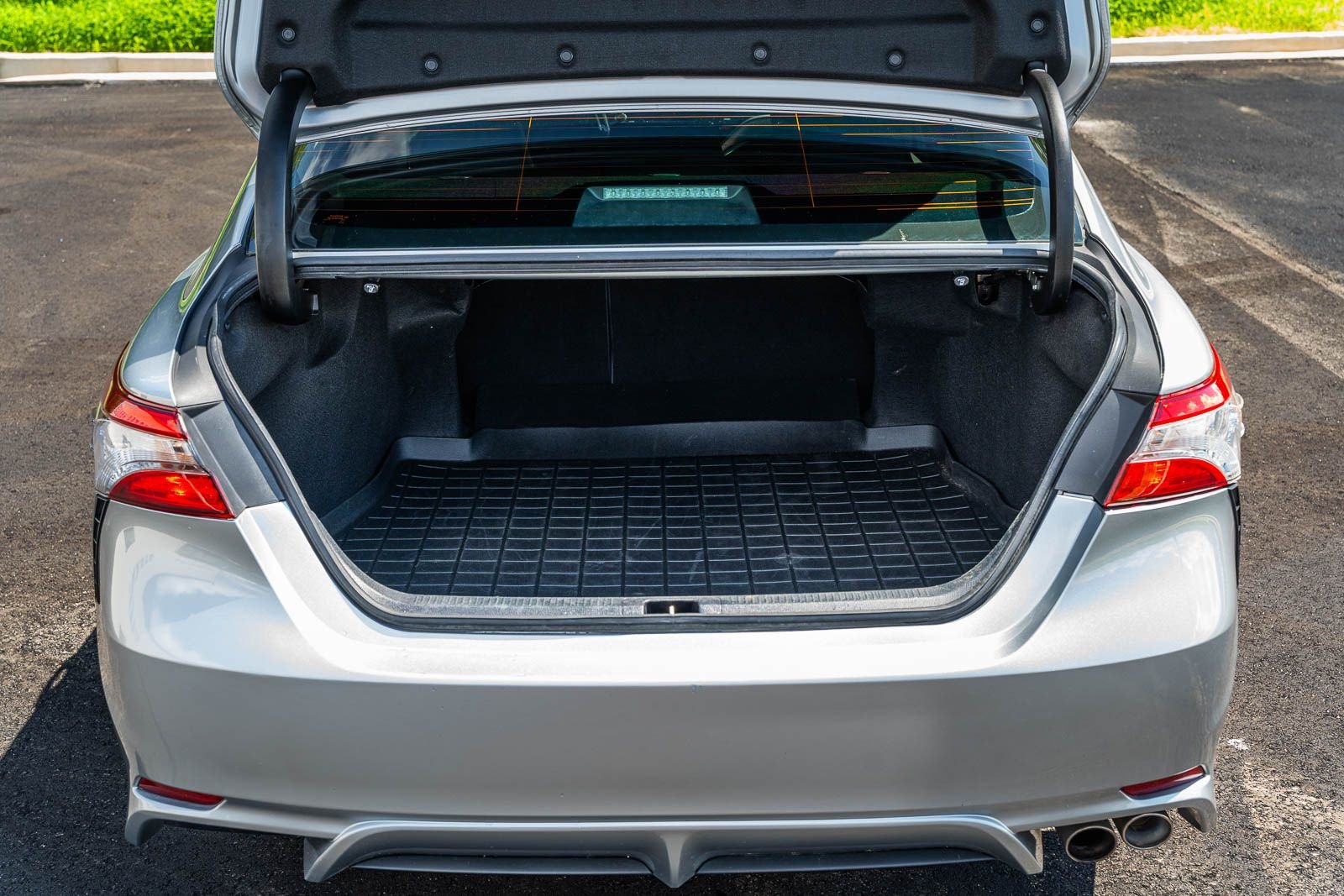 Certified Used 2019 Silver Toyota SE image 15