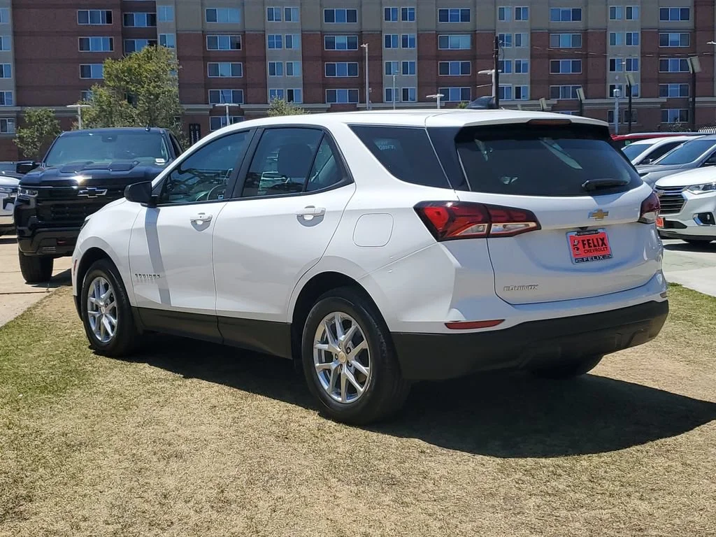Used 2023 Summit White Chevrolet LS image 5
