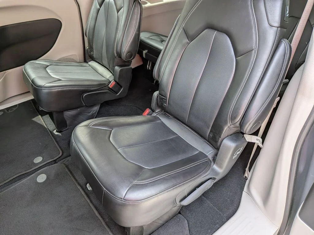 Used 2023 White Chrysler Touring L image 22