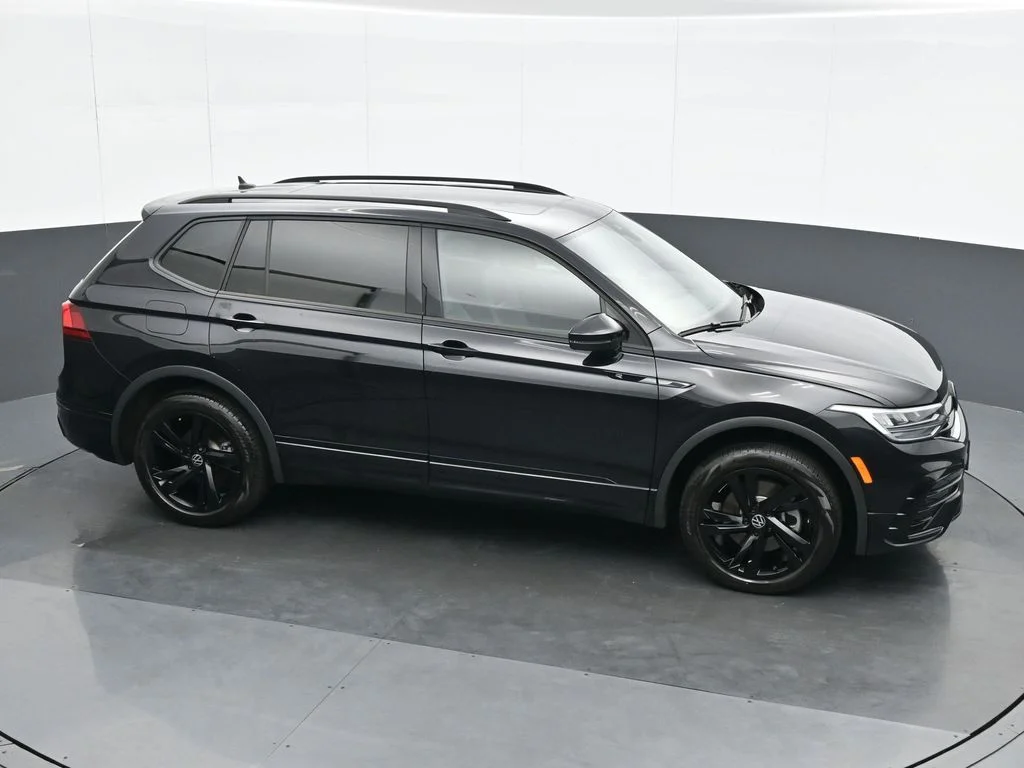 Used 2024 Black Volkswagen 2.0T SE R-Line Black image 23