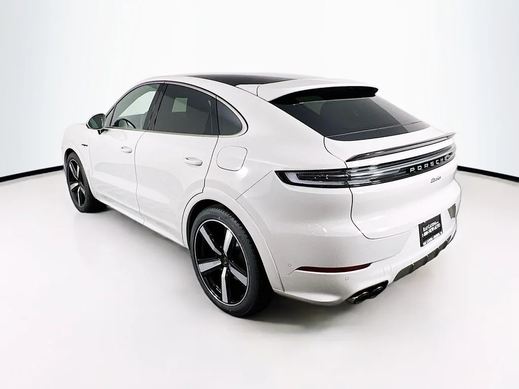 New 2026  Porsche Turbo image 3