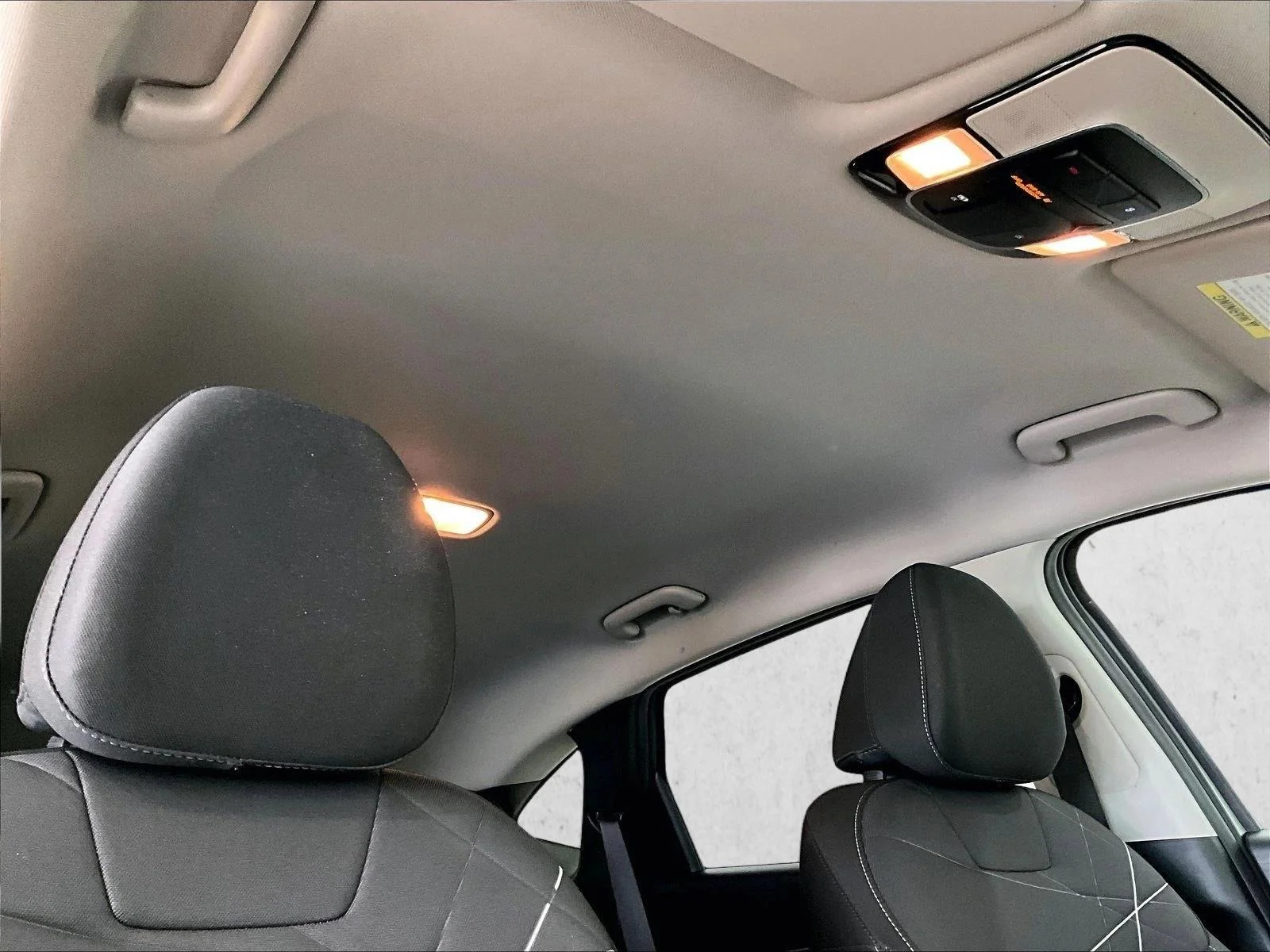 Used 2022 Shimmering Silver Hyundai SEL image 17