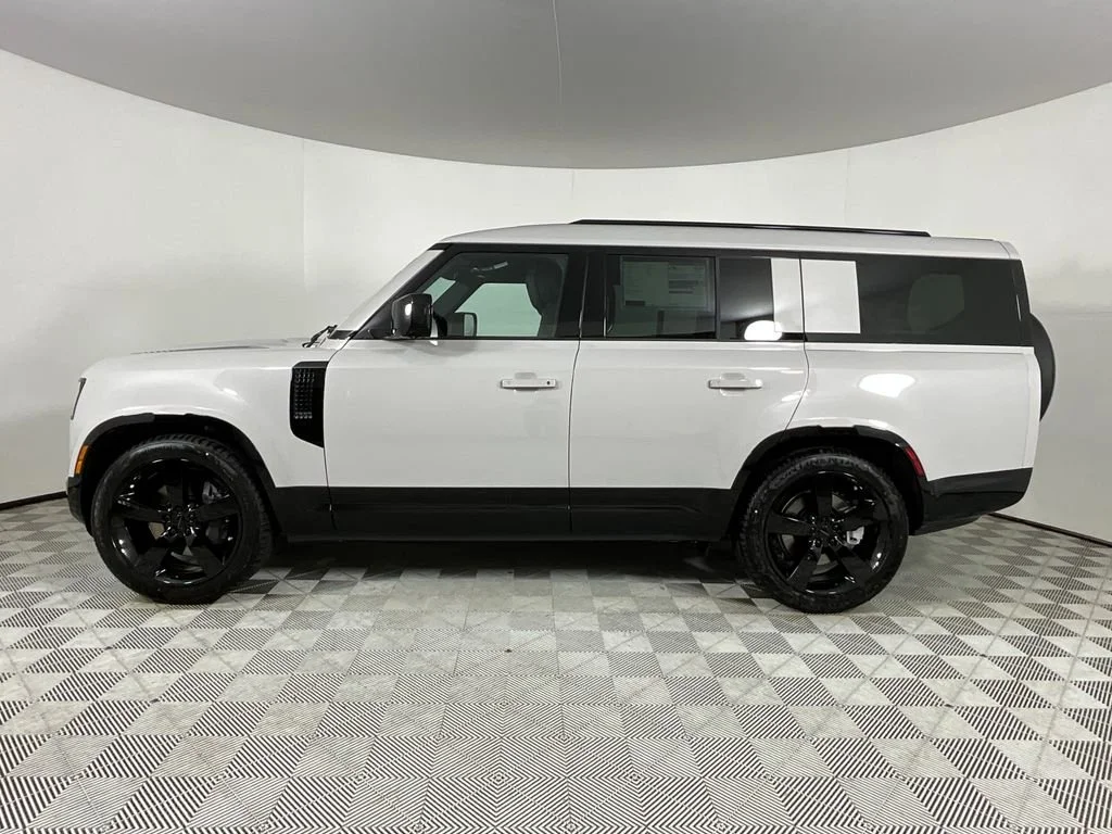 2026 Land Rover Defender X-Dynamic SE - Photo 6