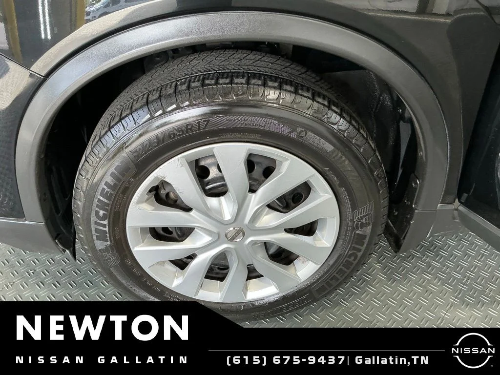 Used 2018 Magnetic Black Nissan S image 39