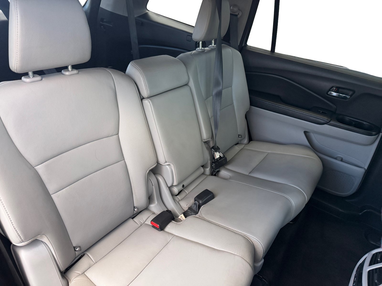 Certified Used 2018 Silver Honda EX-L image 34