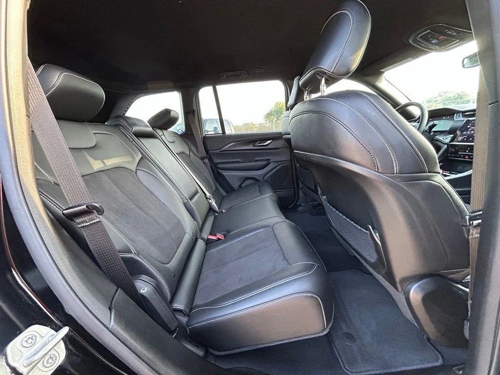 Certified Used 2024 Diamond Black Jeep Altitude image 29