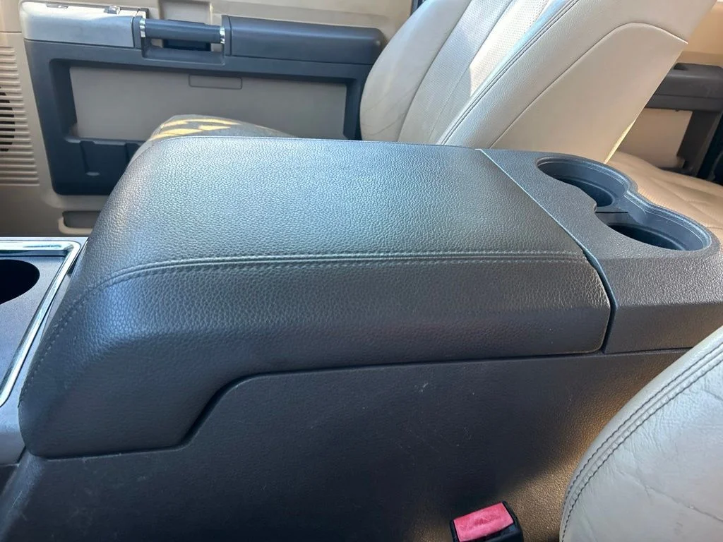 Used 2014 Oxford White Ford Lariat image 34