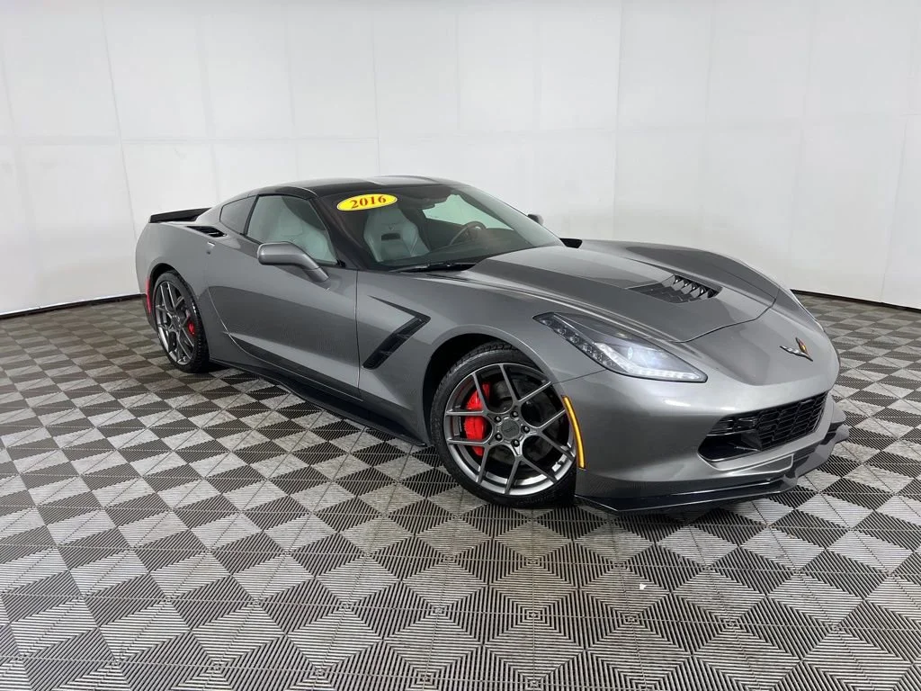 2016 Chevrolet Corvette Stingray Coupe 2LT w/Z51's photo
